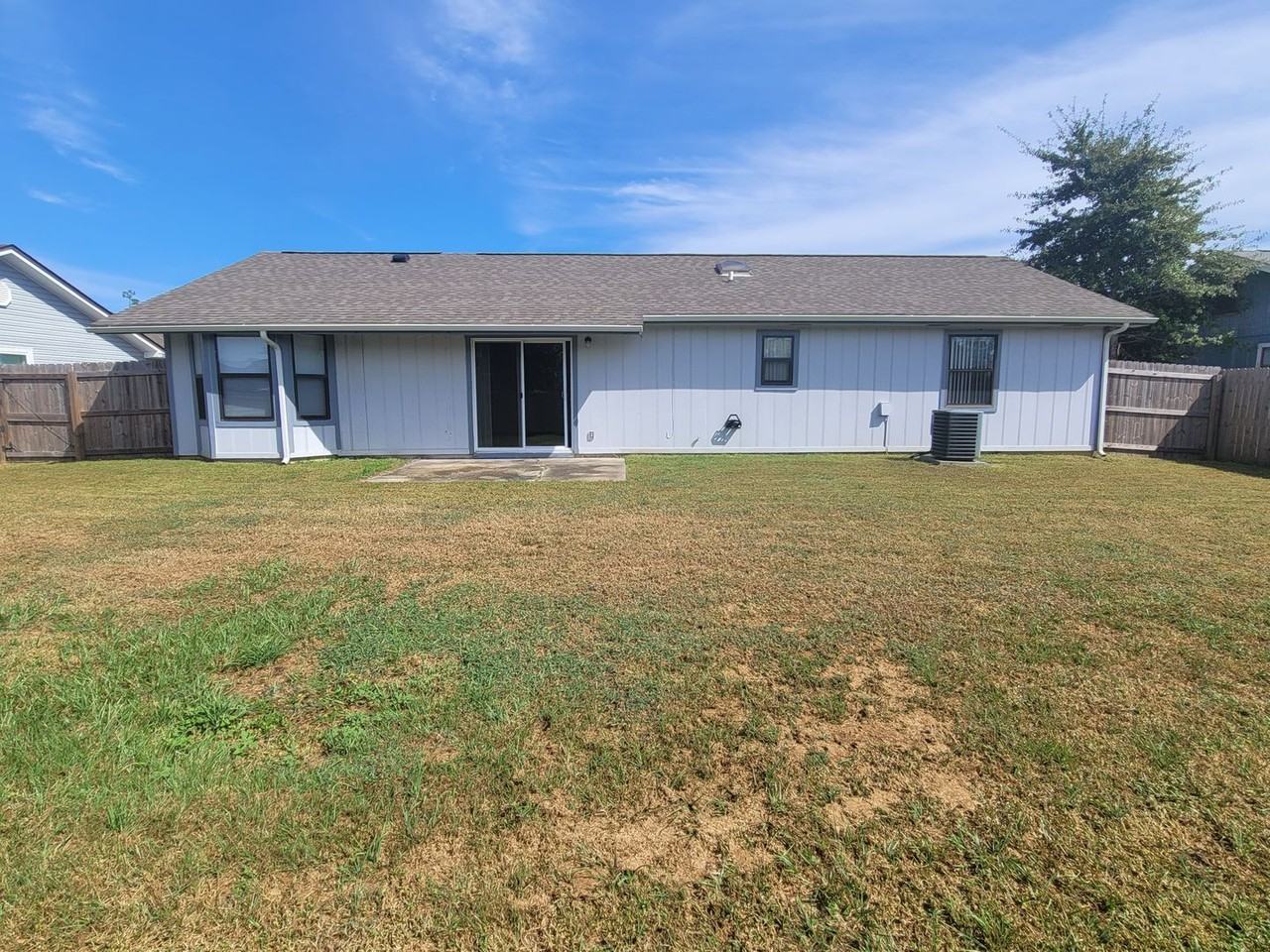 7709 Betty Louise Dr - Photo 2 of 23