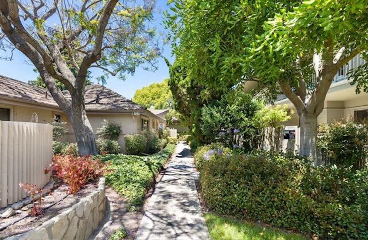 331 Moreton Bay Ln #6 - Photo 2 of 22