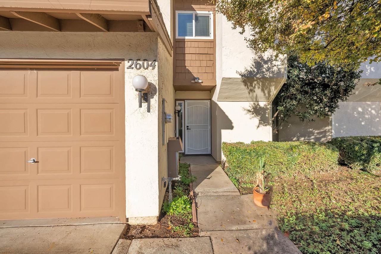 2604 Rio Bravo Cir - Photo 2 of 23