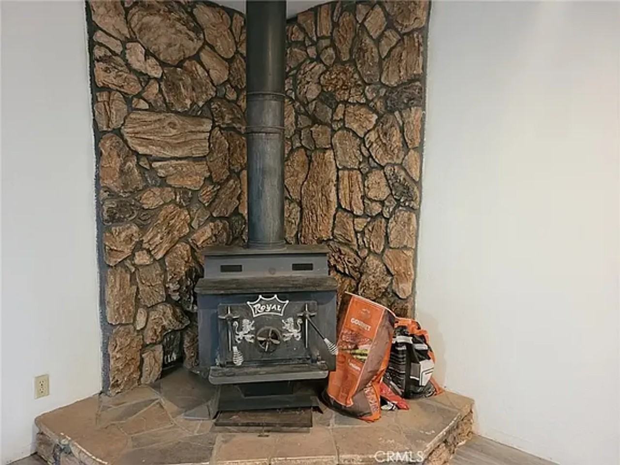 14239 Manatee Cir - Photo 4 of 8