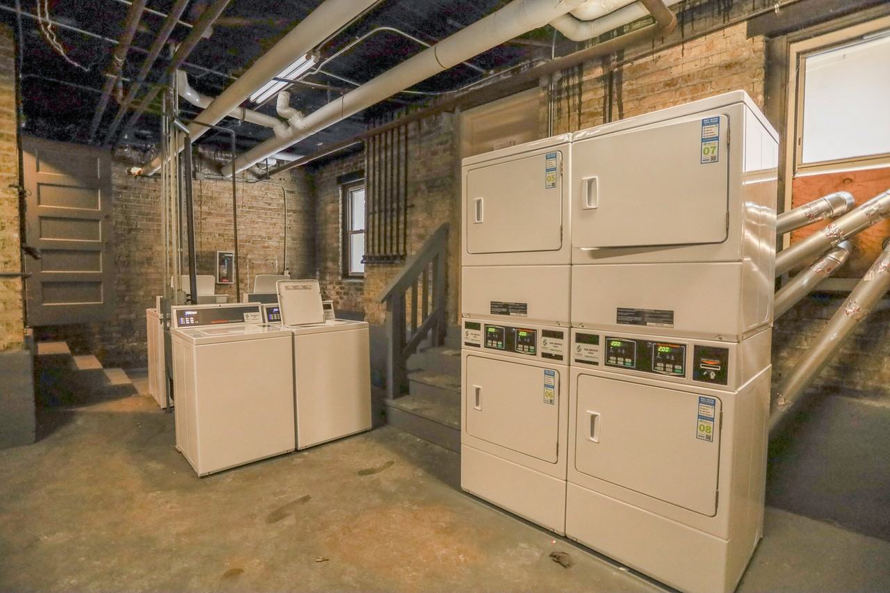 1363 West Greenleaf Avenue #2C - Photo 7 of 10