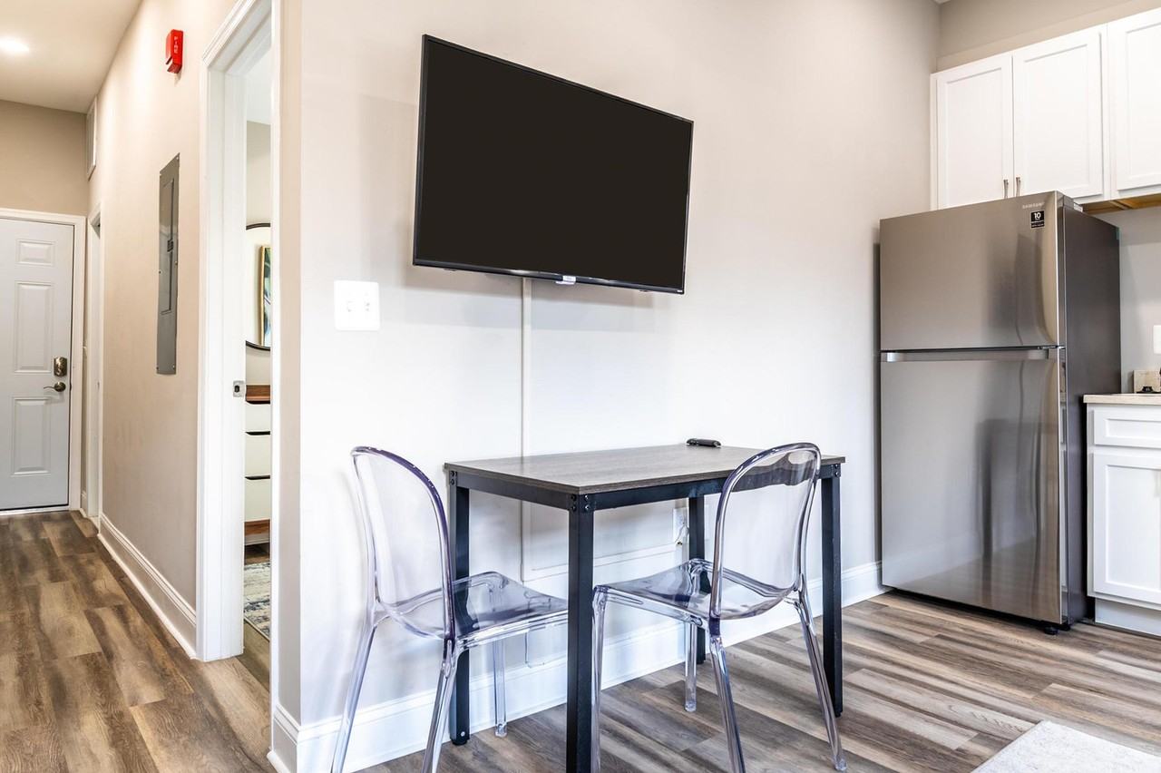 701 E St Se #1011208P - Photo 4 of 11