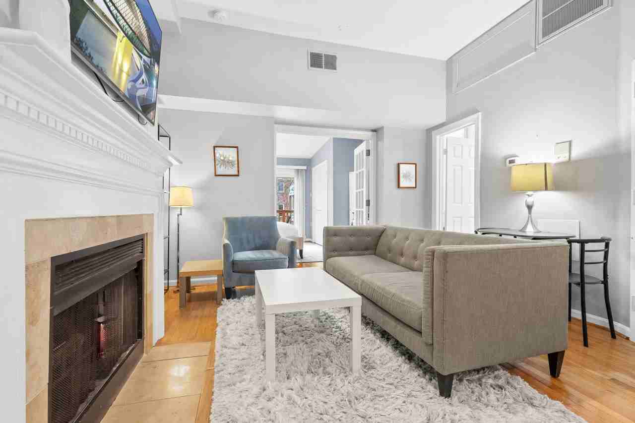 Swann St Nw #241942P - Photo 2 of 16