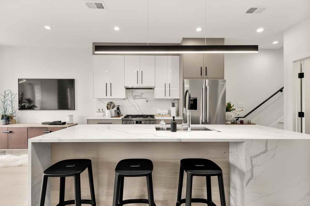 2478 1/2 Ontario Rd Nw #1011218P - Photo 6 of 16