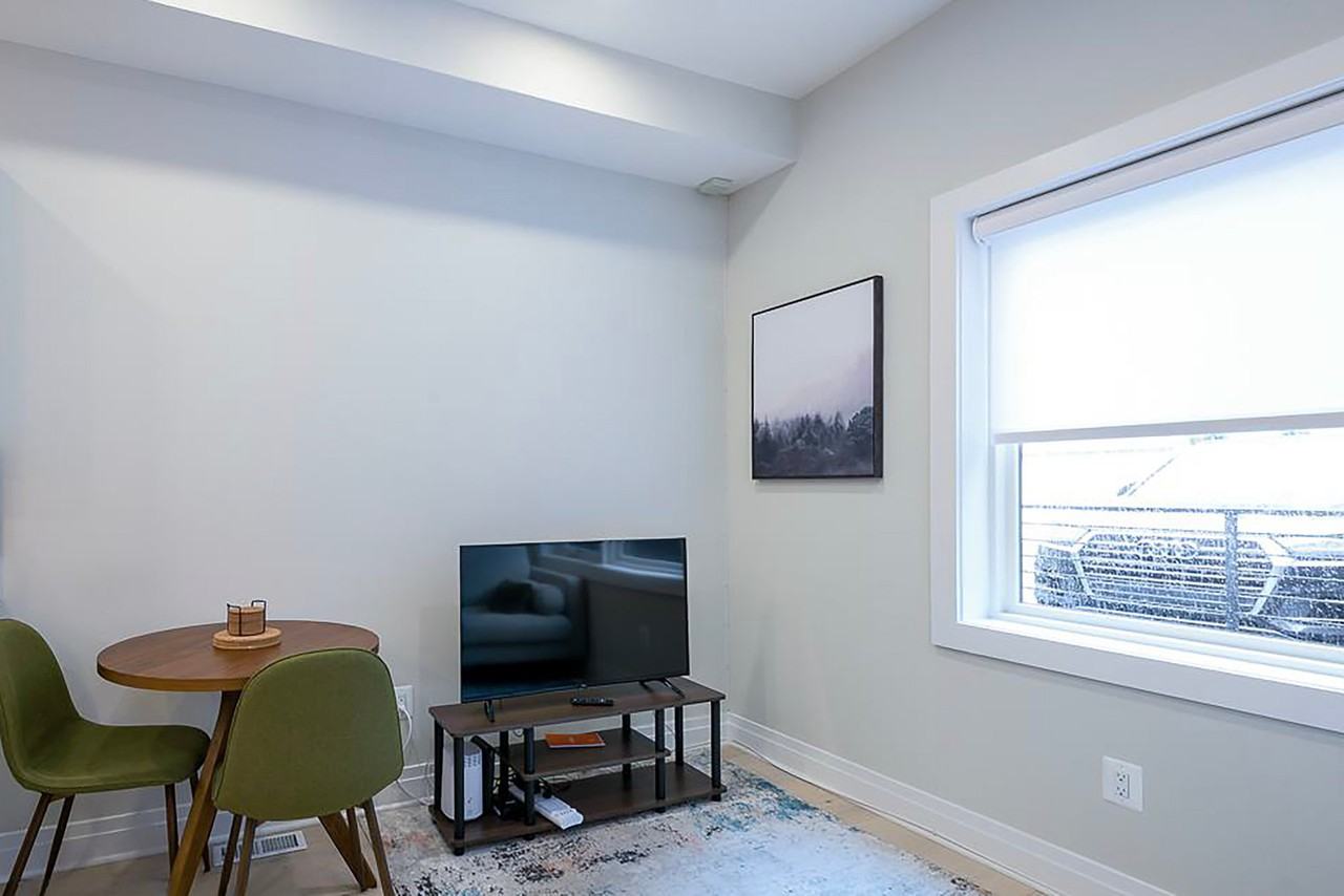 2309 Ontario Rd Nw #1011195P - Photo 2 of 16