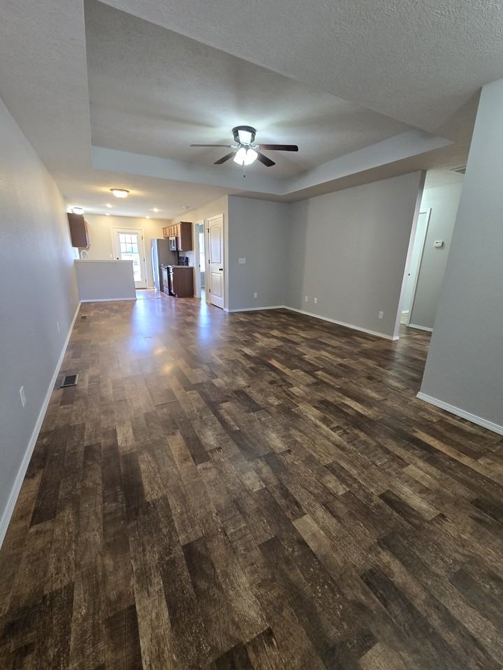 561 Welch St - Photo 2 of 17