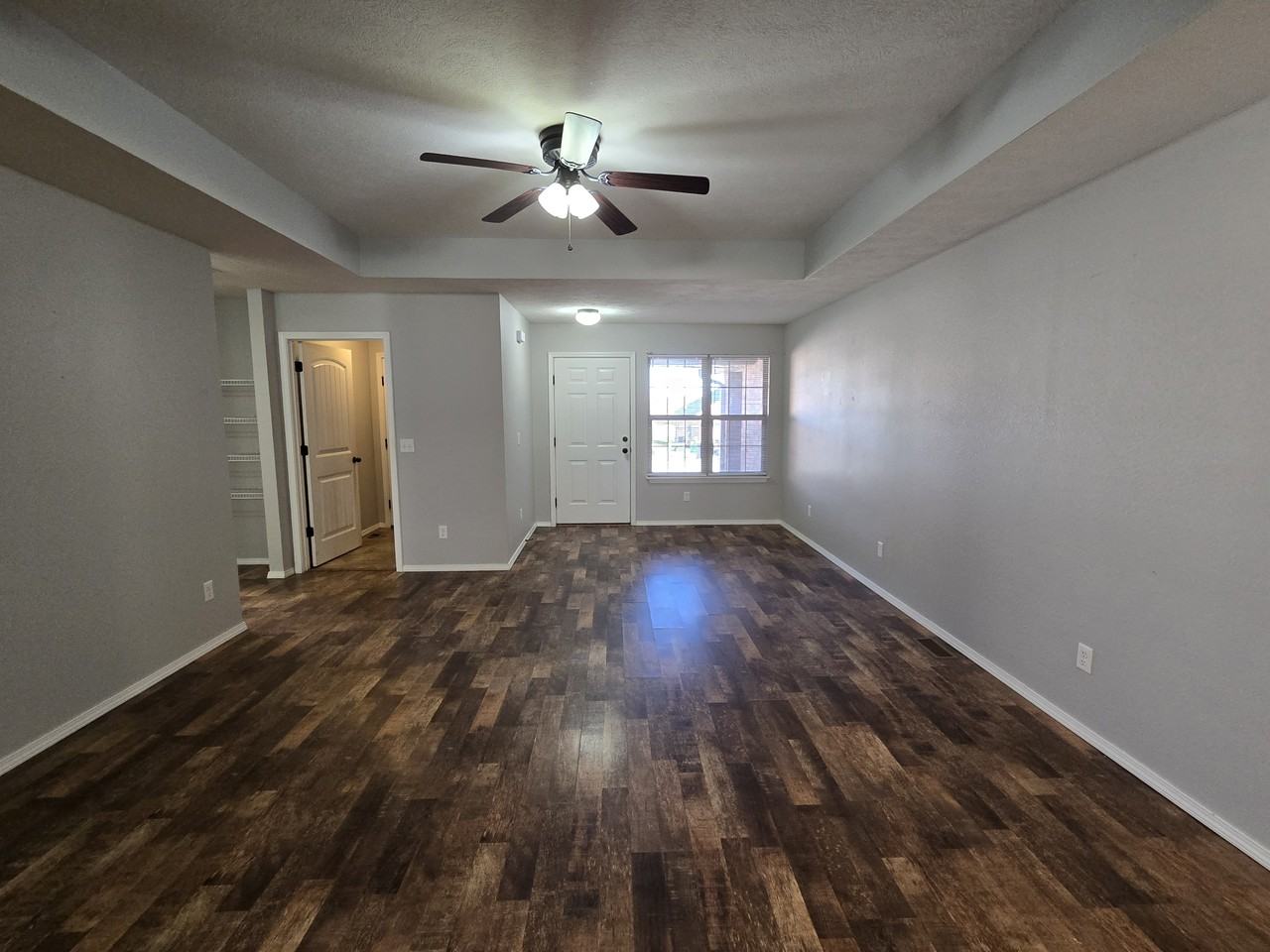 561 Welch St - Photo 3 of 17