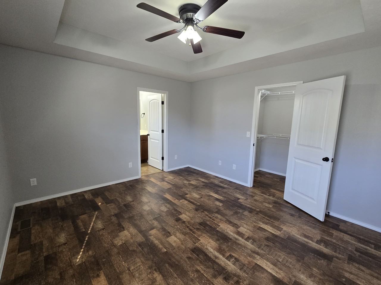 561 Welch St - Photo 6 of 17