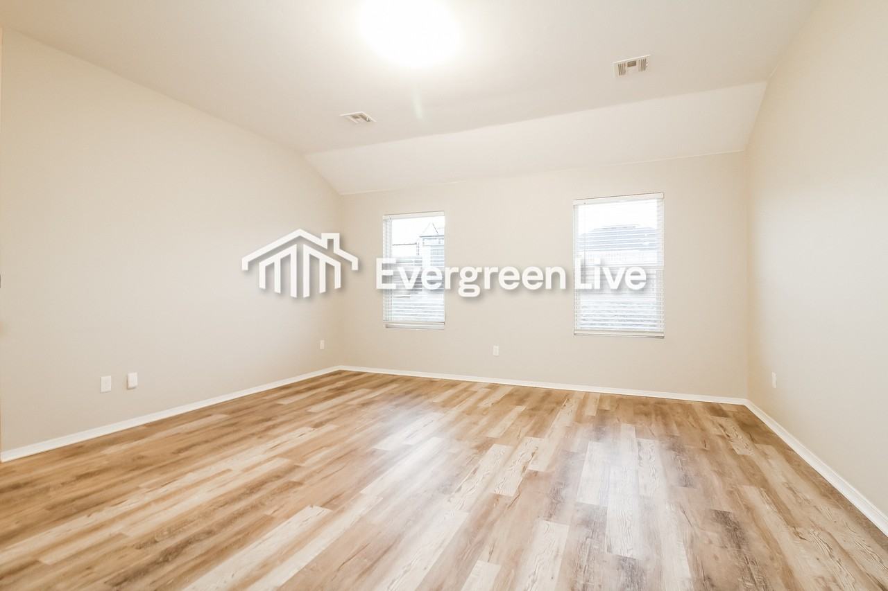 1417 Sandstone Dr - Photo 3 of 15