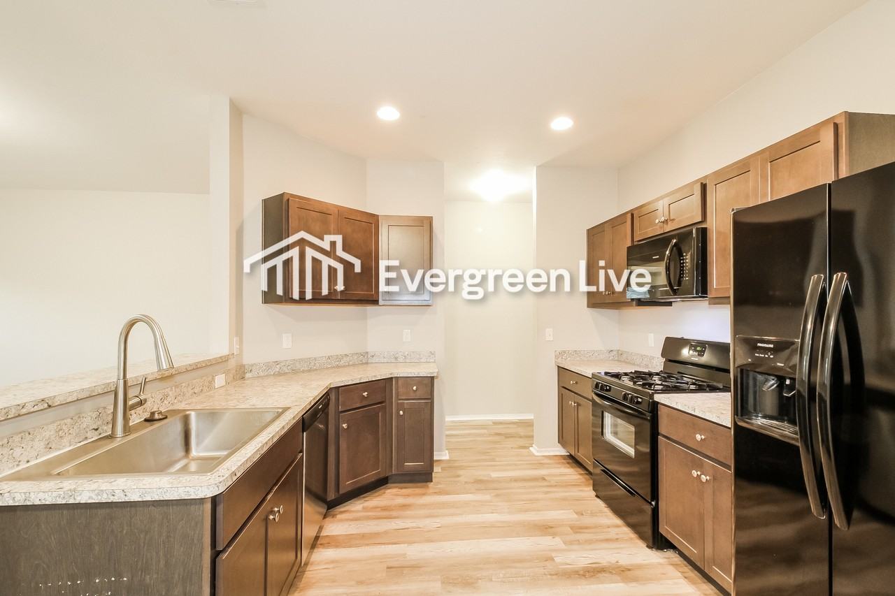1417 Sandstone Dr - Photo 4 of 15