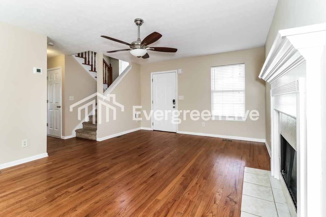 520 Ashland Manor Dr - Photo 3 of 15