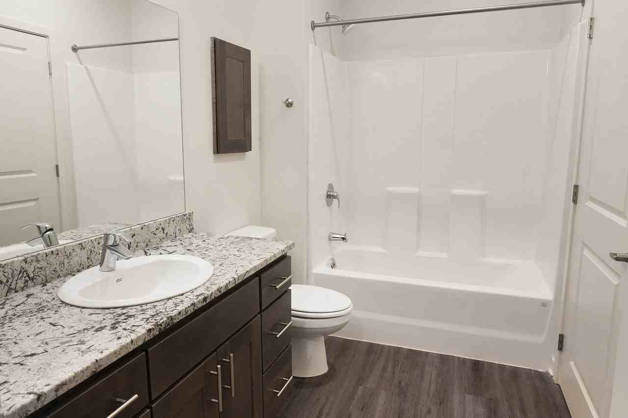 Legacy 23 - Photo 3 of 16