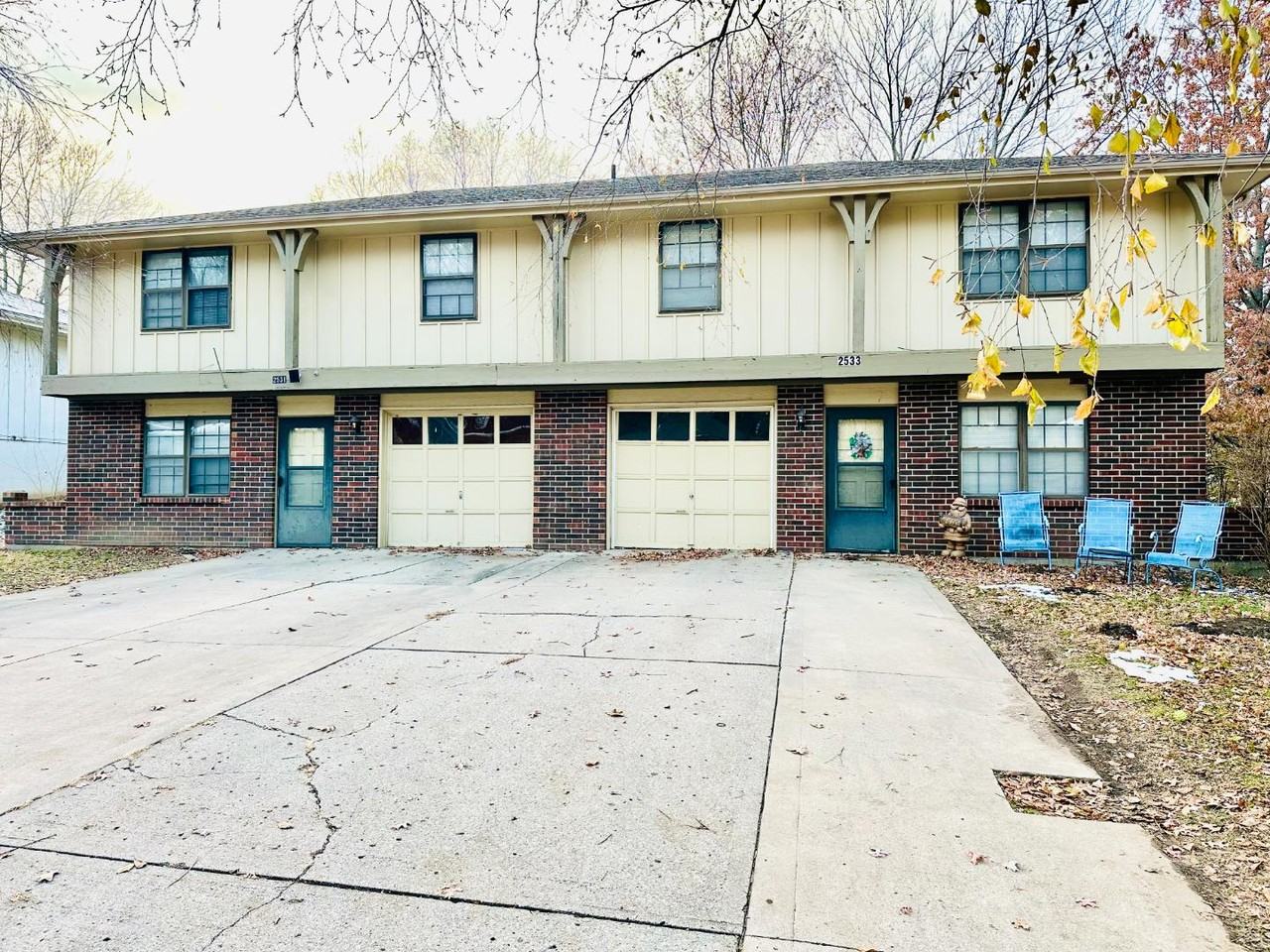 2531 NW 6th St - Photo 2 of 10