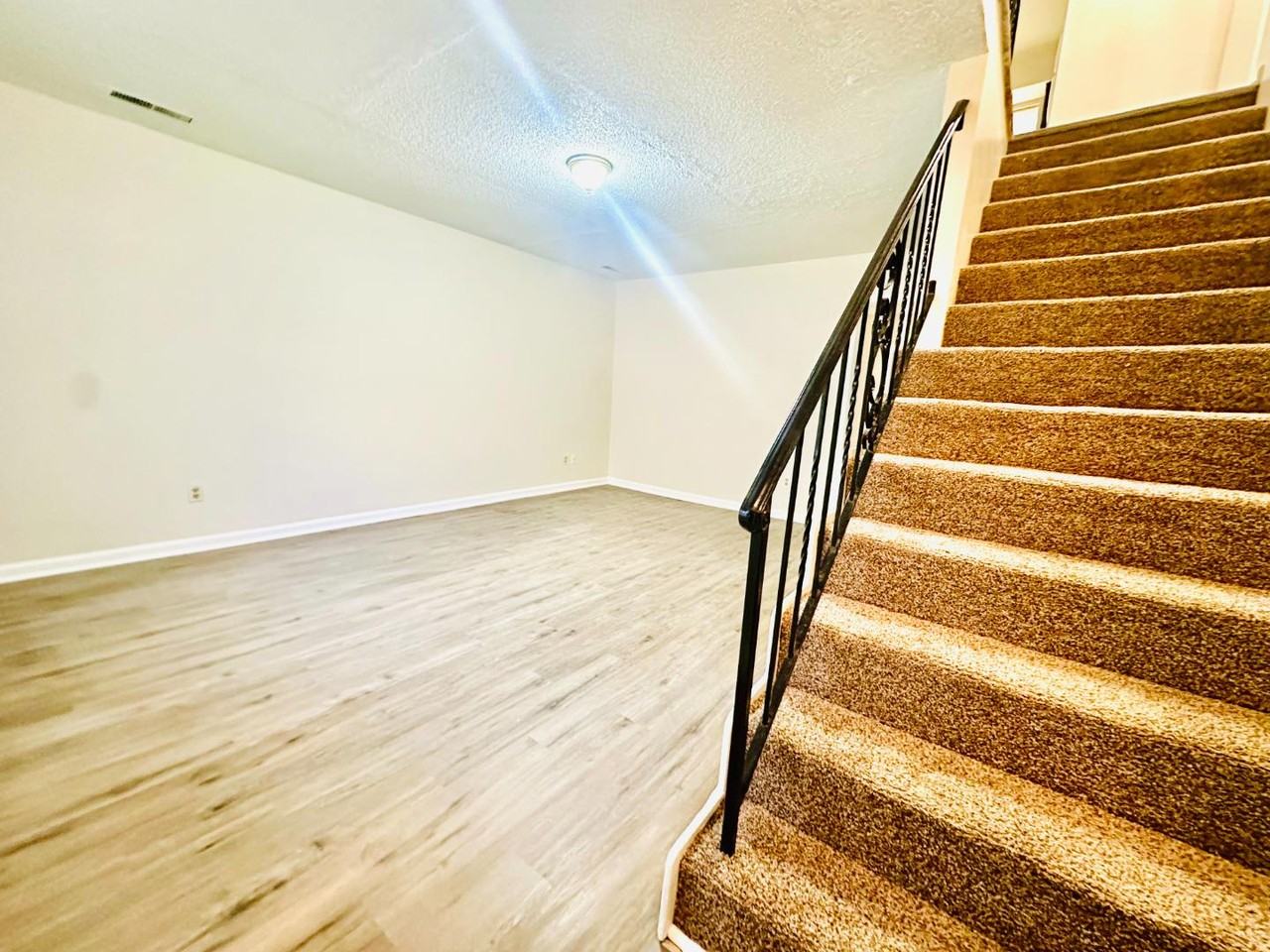 2531 NW 6th St - Photo 3 of 10