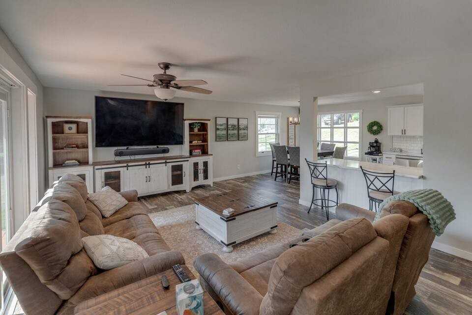 1123 15th Ave Ne #NA - Photo 3 of 32