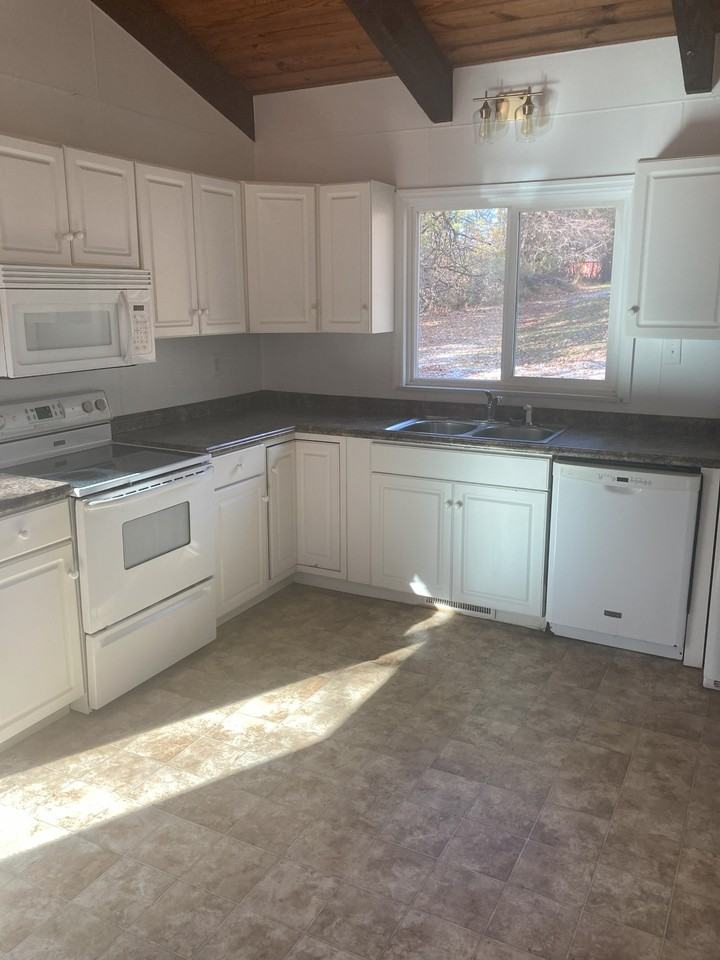 3125 S Highpoint Ln #NA - Photo 2 of 8