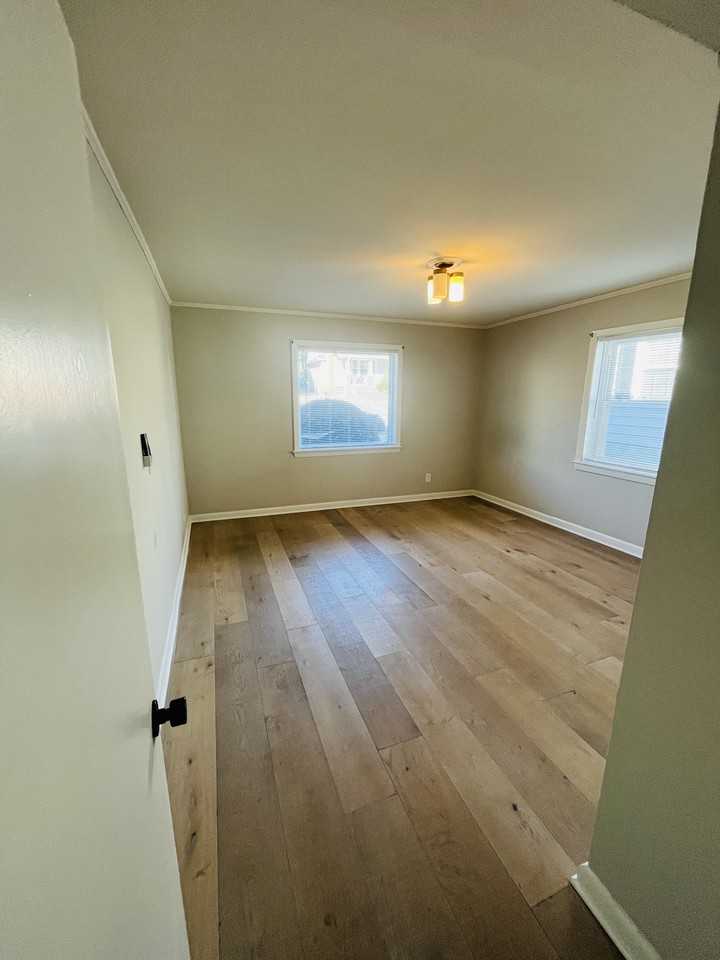 615 Guilford Ave #1 - Photo 7 of 7