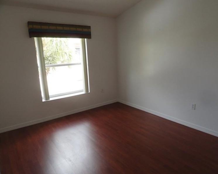 Sun Lake Ct #B - Photo 4 of 20