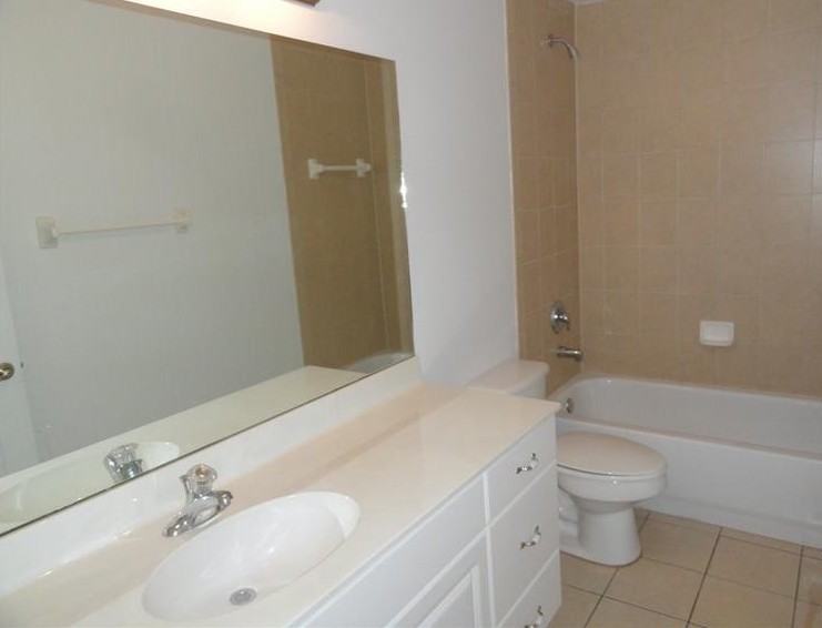 Sun Lake Ct #B - Photo 7 of 20