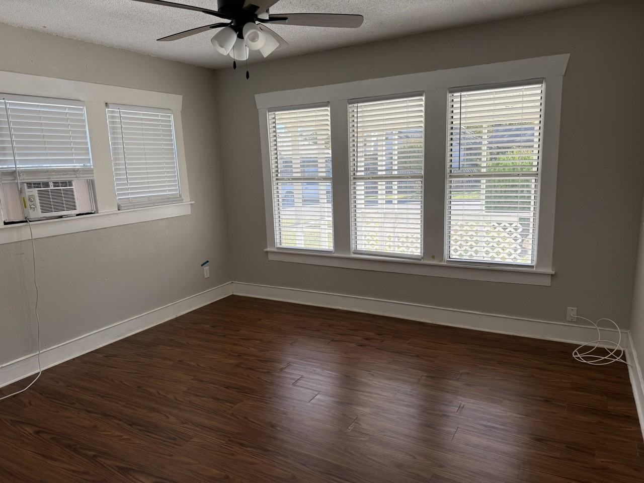 3419 Avenue H #NA - Photo 3 of 15