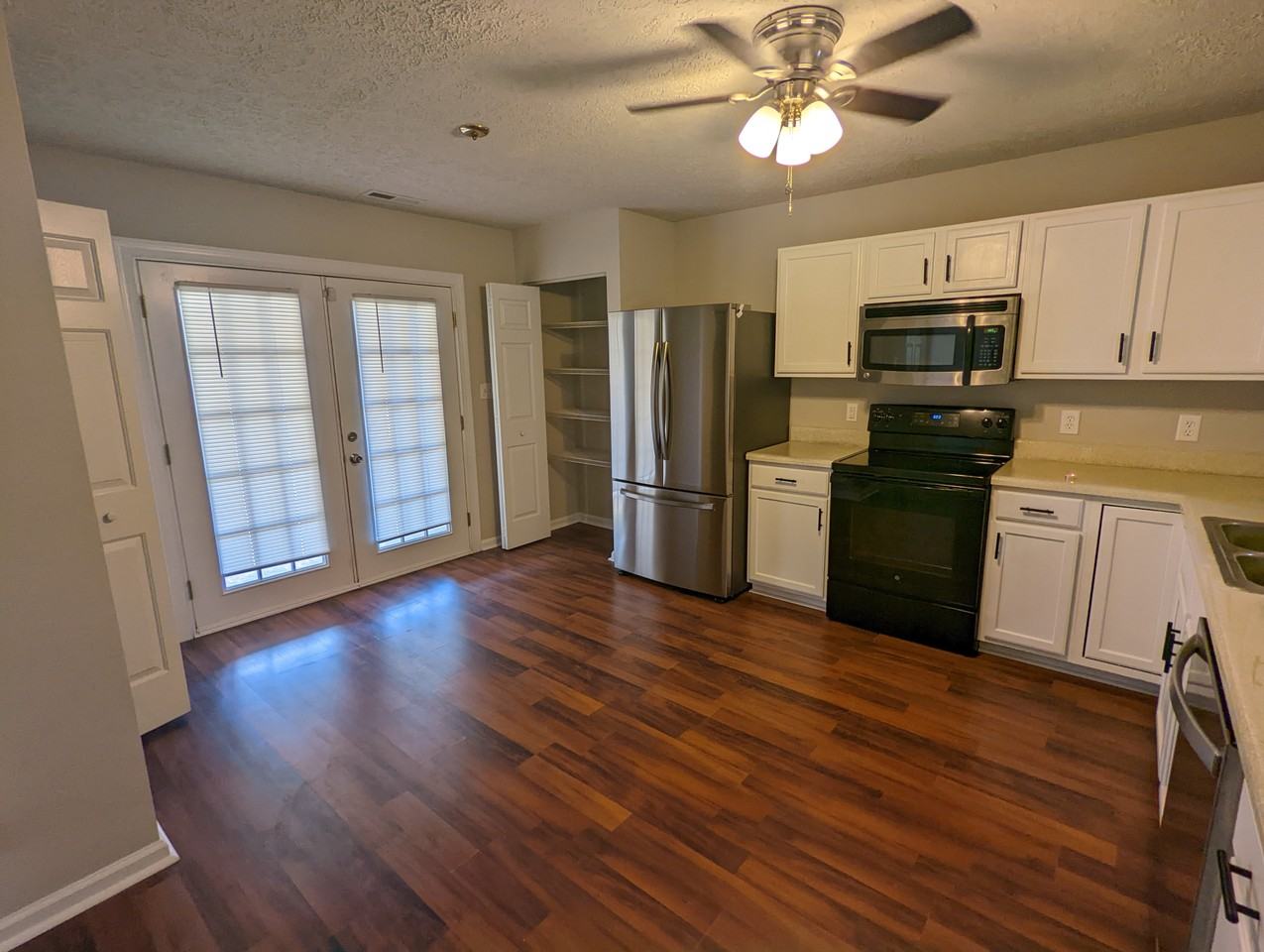 3615 Sana Ct - Photo 4 of 35