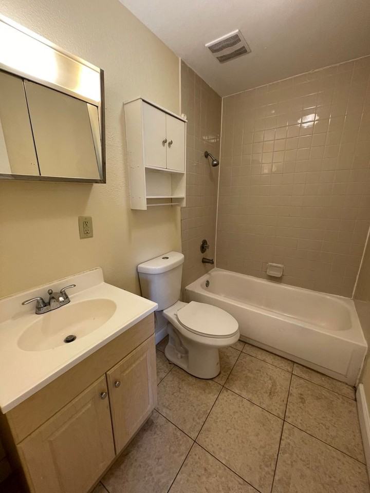 Abbott Acres Apartments - Photo 7 of 20