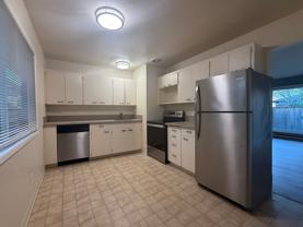 4624 Se 29th Ave - Photo 1 of 1