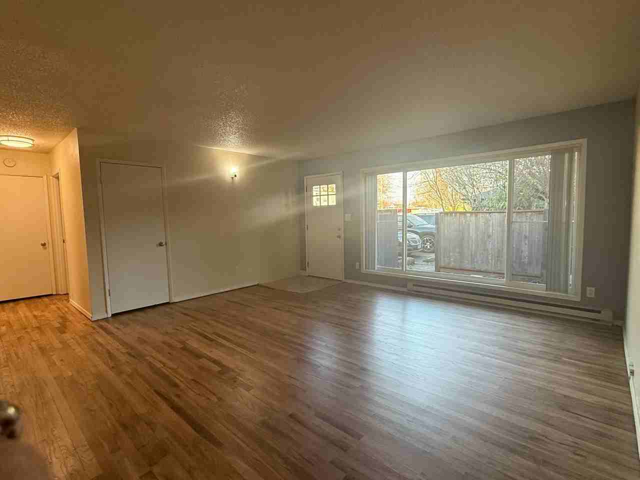 4624 Se 29th Ave - Photo 3 of 11