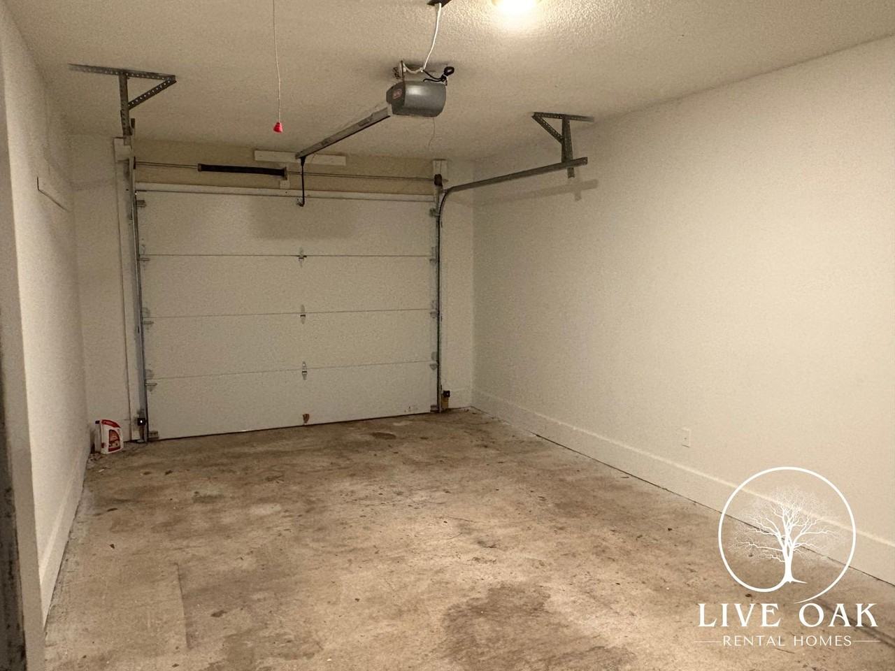 617 Slade St - Photo 5 of 14