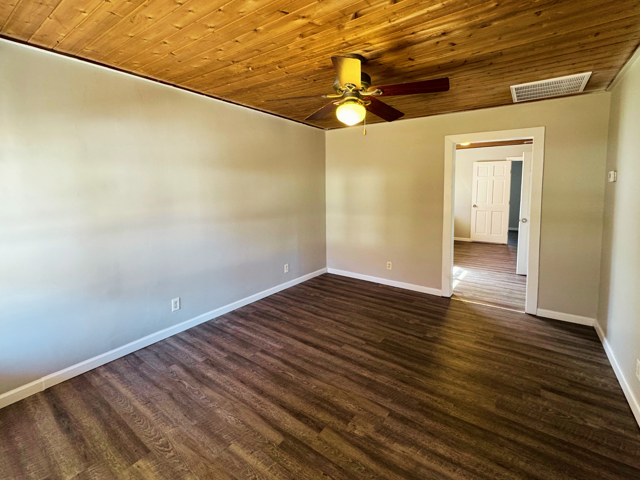 3918 Bennett Rd - Photo 3 of 16