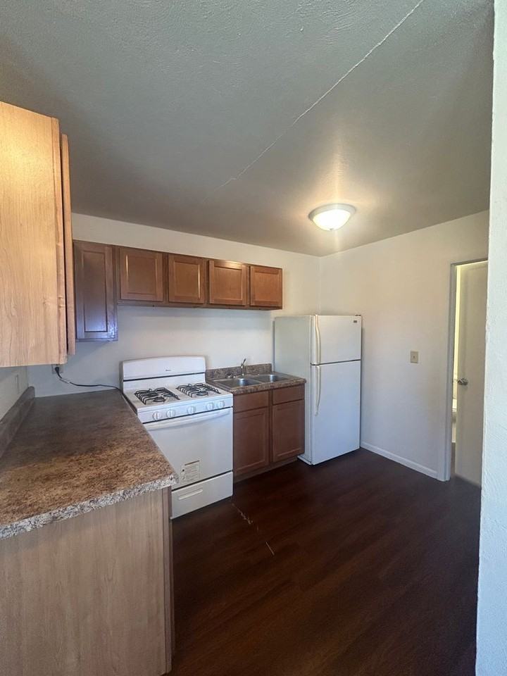 Fowler Apartments (Switzer Building 1) - Photo 2 of 9