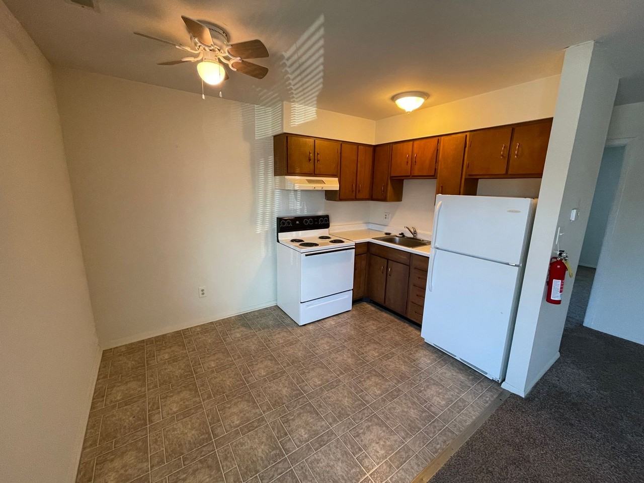 Parkway Apartments - Photo 3 of 39