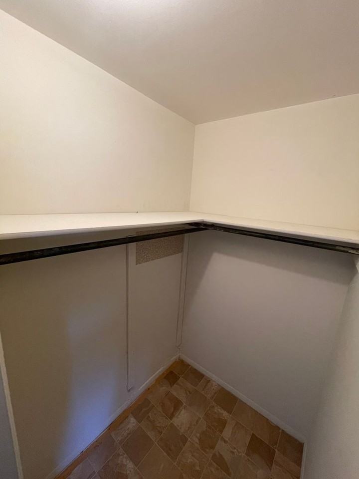 Parkway Apartments - Photo 6 of 39