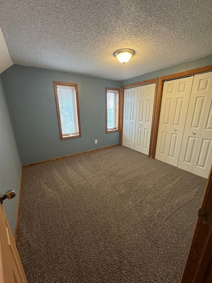 12 3rd Ave S - Photo 3 of 29