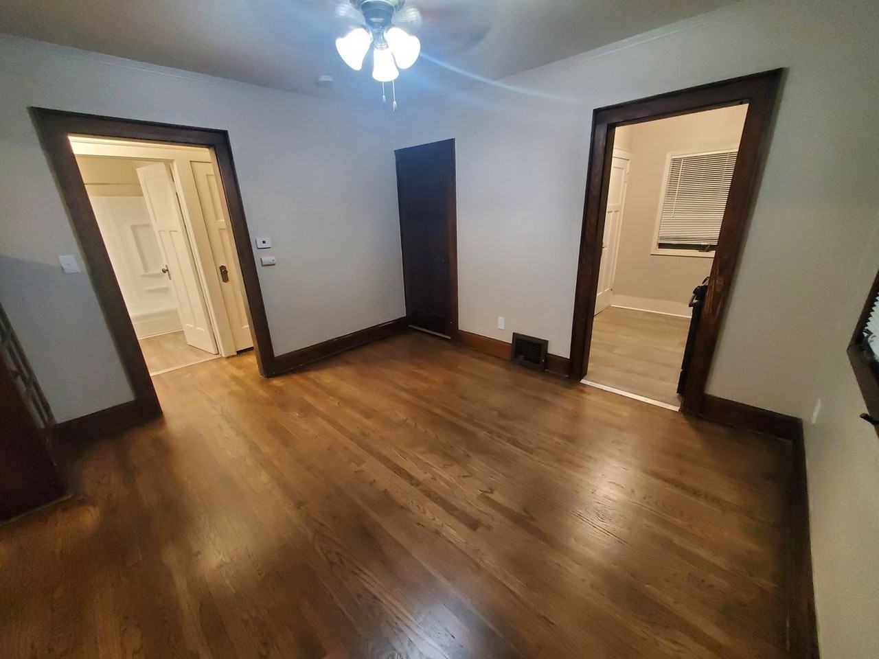 2726 Des Moines St - Photo 6 of 33