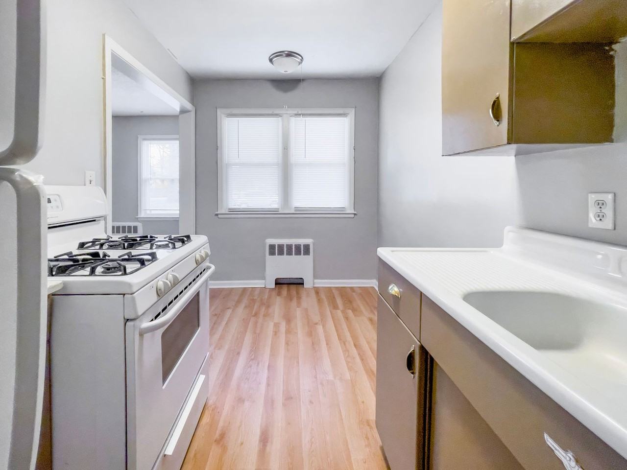 1518 West Main Street #4 - Photo 2 of 10