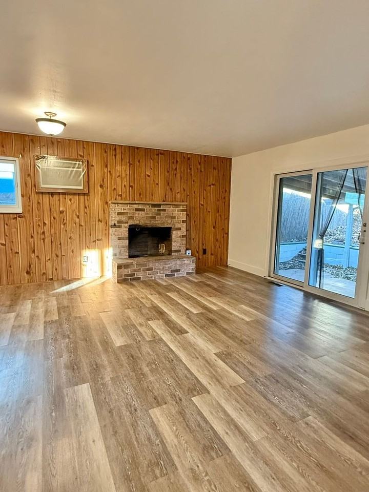 2905 Scholl Dr - Photo 4 of 10