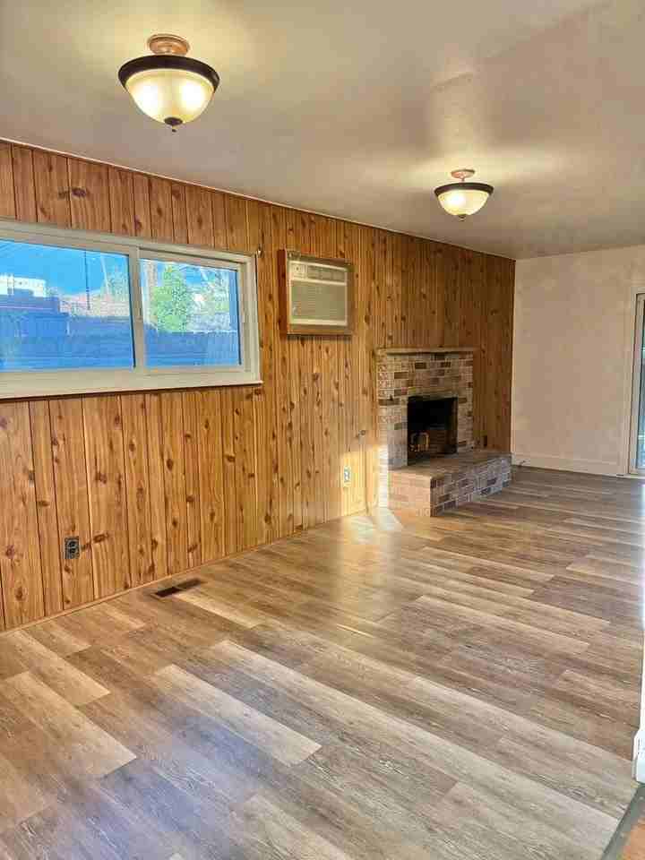 2905 Scholl Dr - Photo 5 of 10