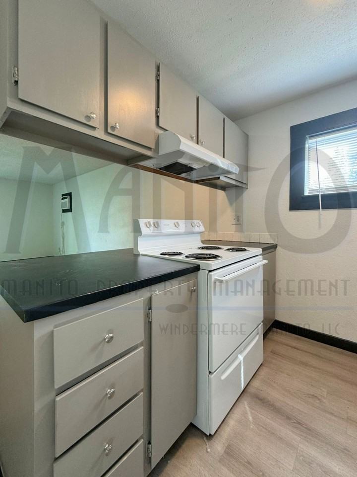 Charming Whitworth Area Units - Photo 2 of 6