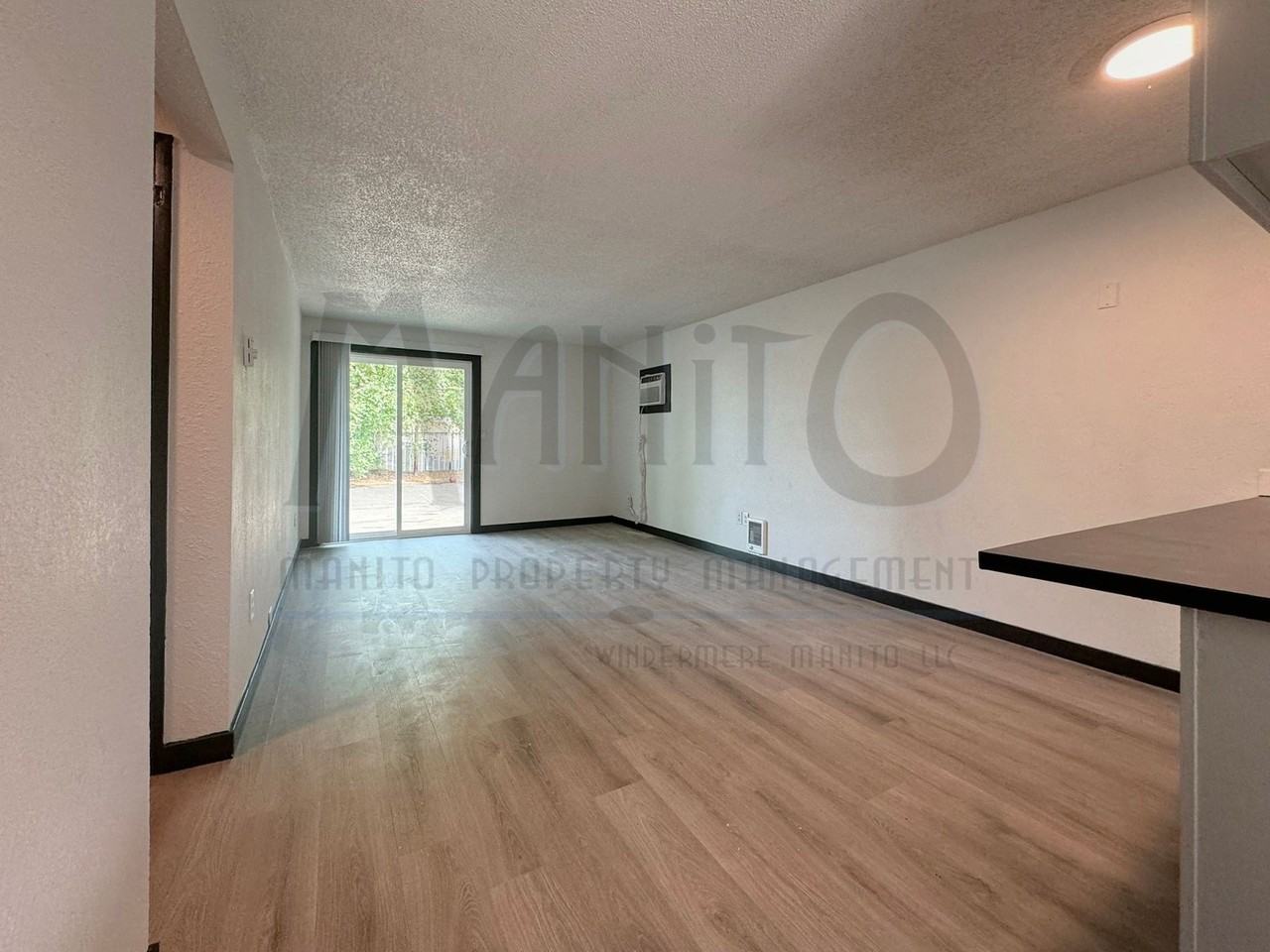 Charming Whitworth Area Units - Photo 3 of 6