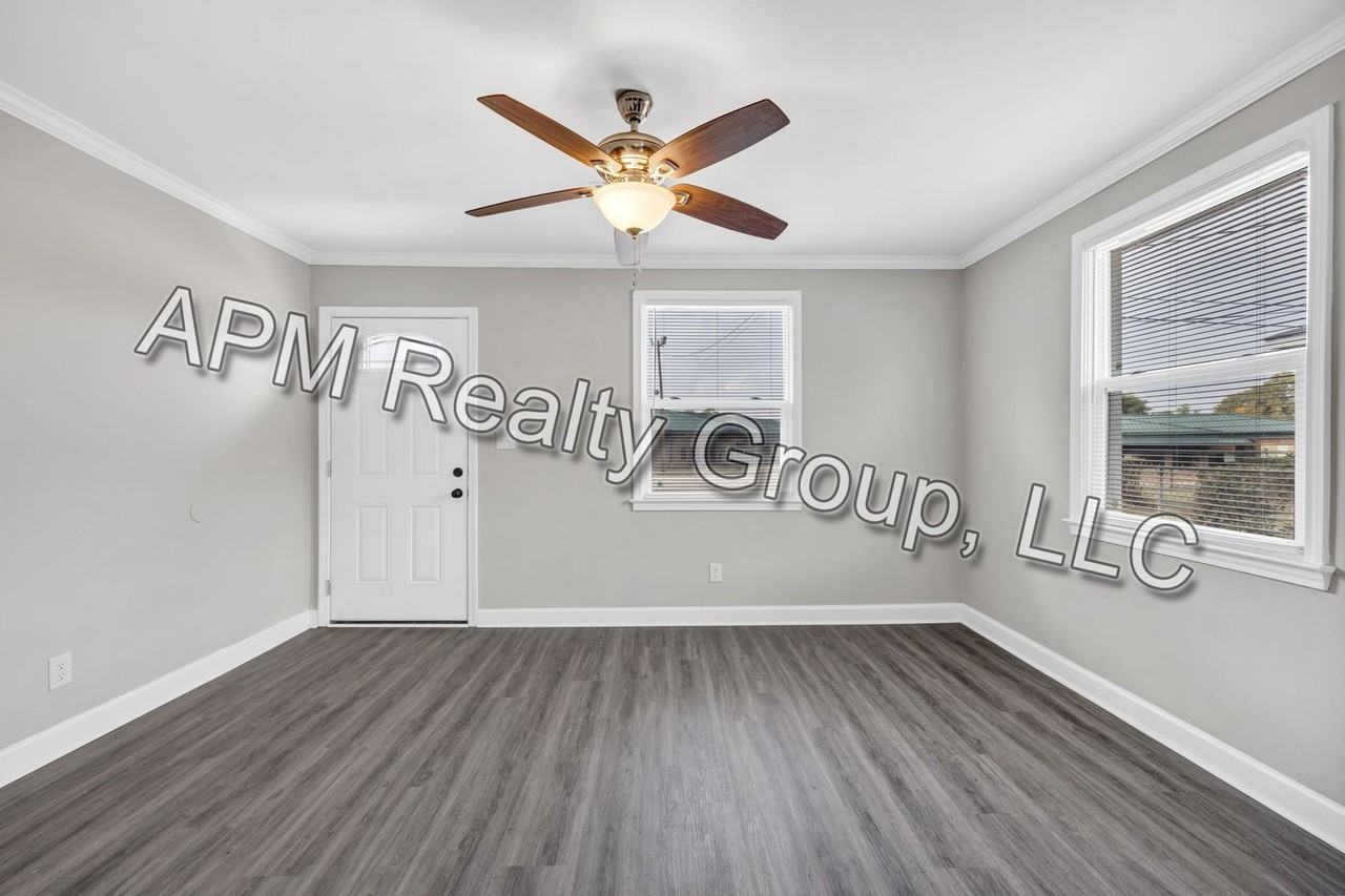 3904 Wellesley Dr - Photo 6 of 22