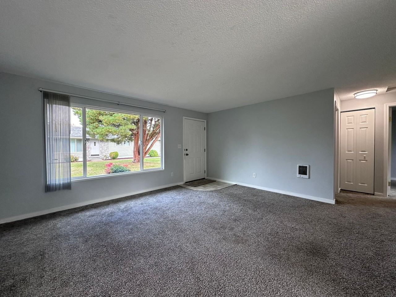 1303 Ne 238th Dr - Photo 4 of 13