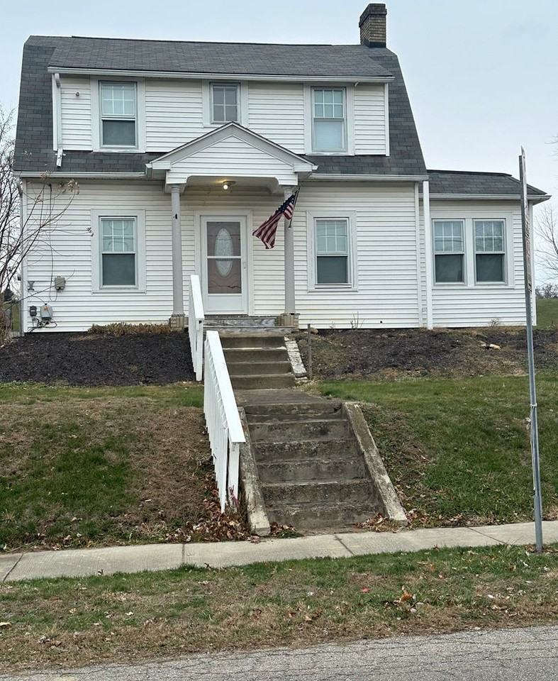 848 E University St - Photo 3 of 10