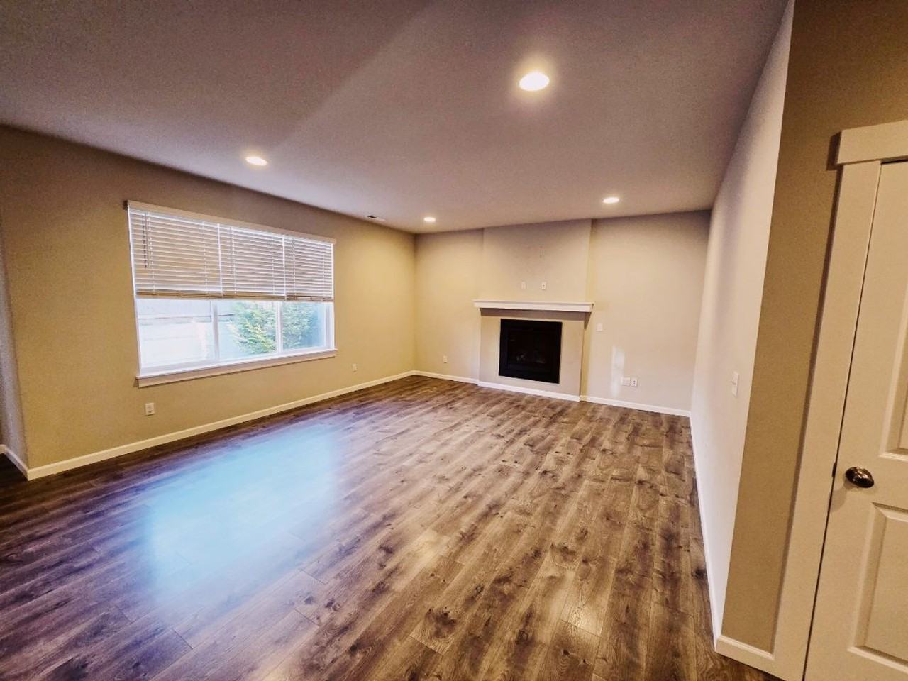 12603 36th Pl Ne - Photo 3 of 30