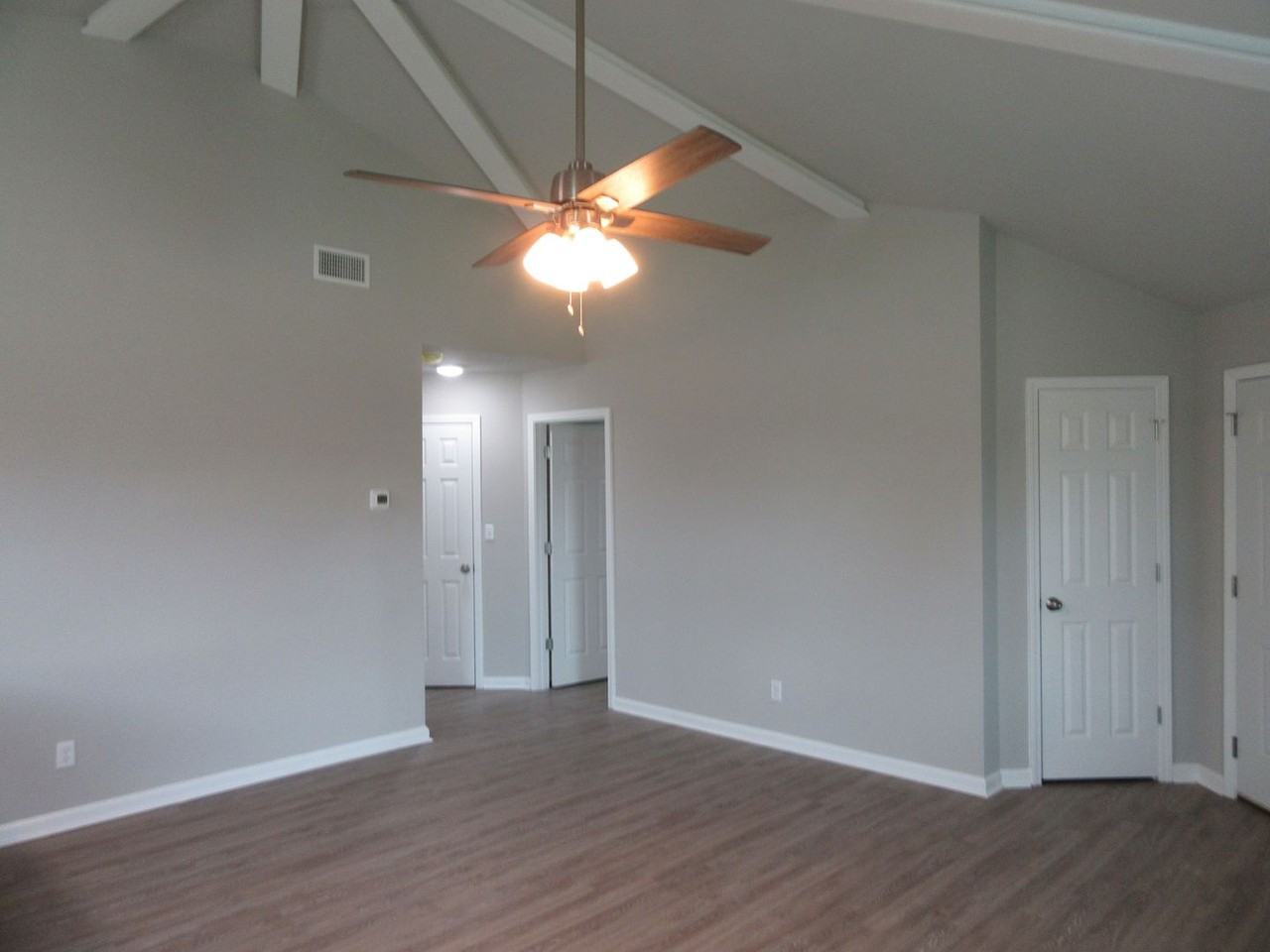 1302 Grace Ave Apt C - Photo 3 of 12