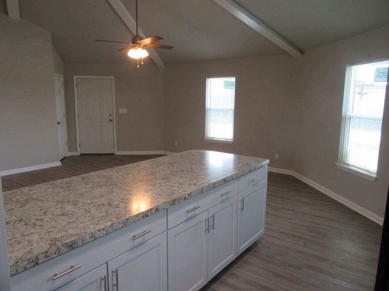 1302 Grace Ave Apt C - Photo 5 of 12