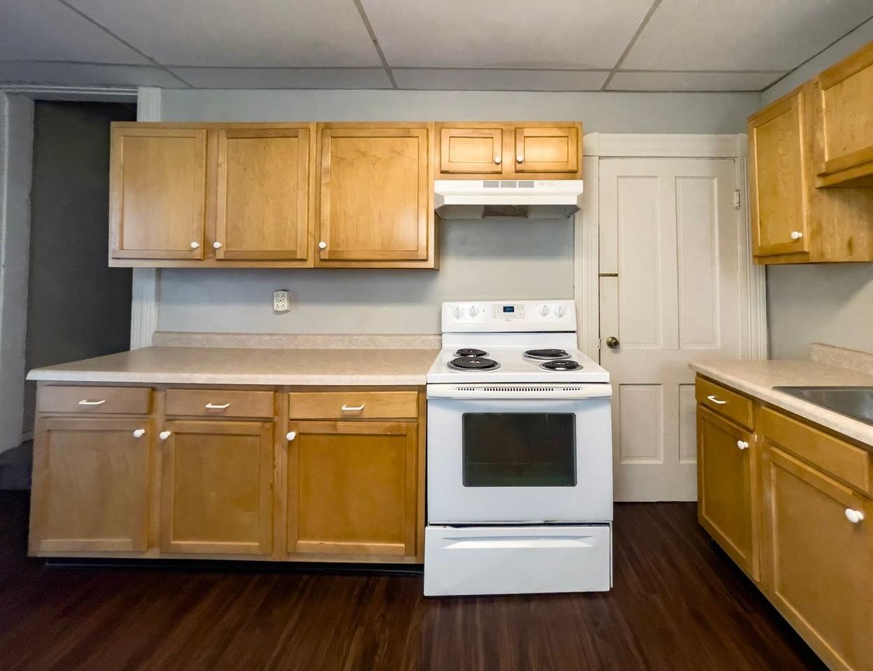 824 W University Ave - Photo 3 of 50