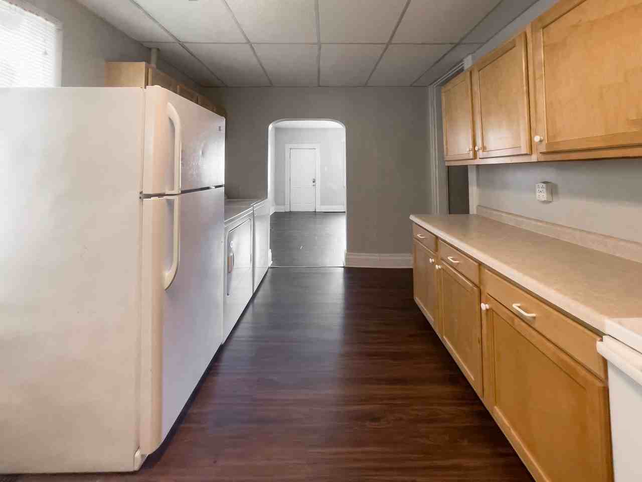 824 W University Ave - Photo 2 of 50