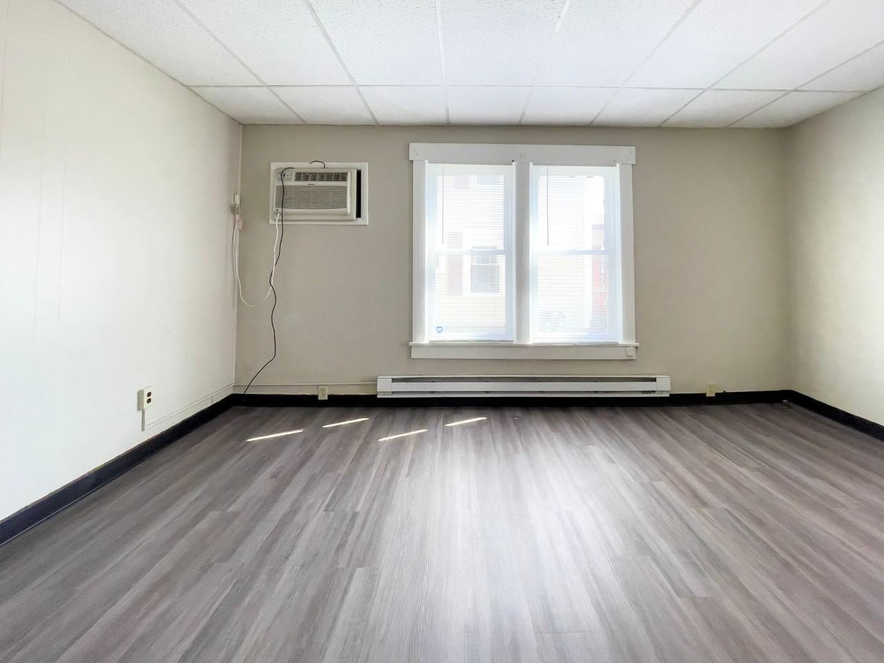1924 W Jackson St - Photo 4 of 17