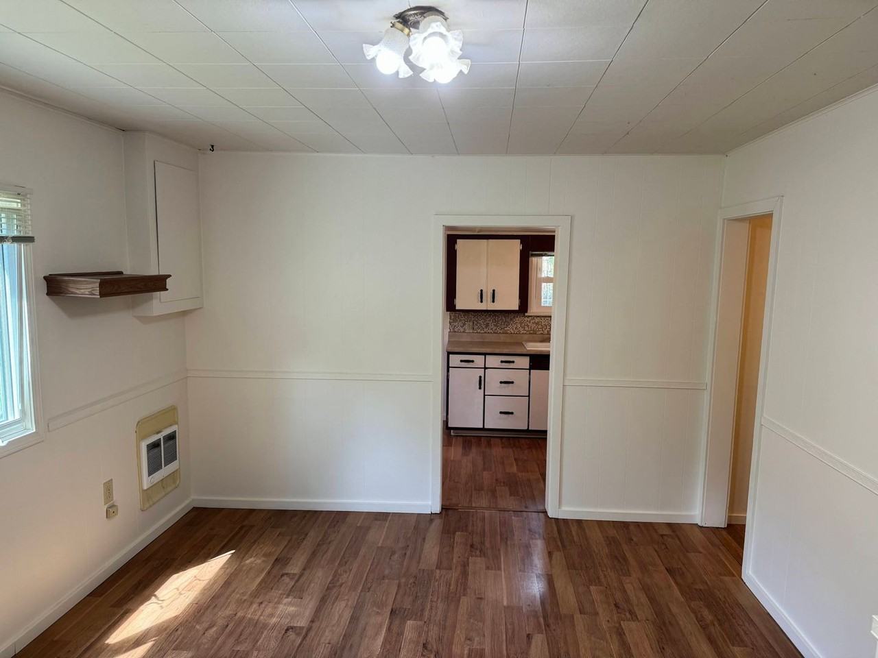 200 1/2 16th St - Photo 2 of 17